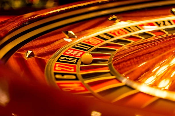 Lightning Baccarat live dealer table with multi-camera view on padangtoto link